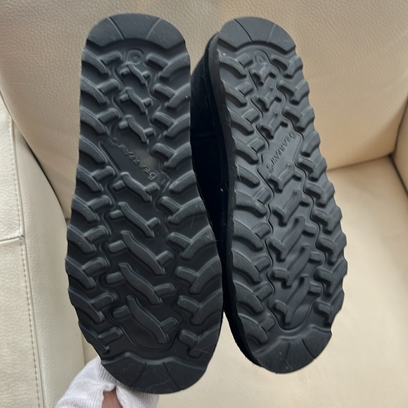 Women’s BearPaw Suede Boots, Size 9 - Picture 4 of 7